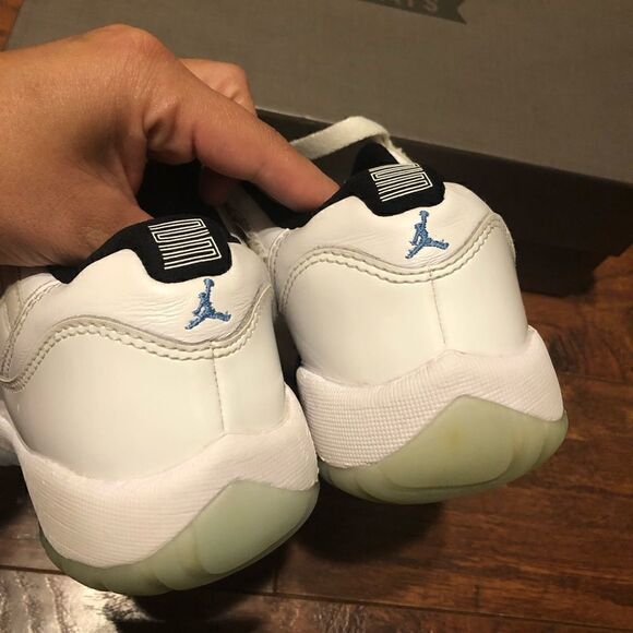 AIR JORDAN 11 retro low legend blue size 5 women = 3.5Y - Picture 2 of 6